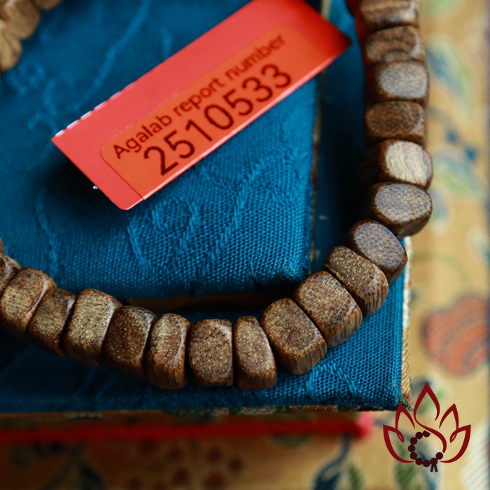 Vòng Trầm Hương Hạt Dẹp Thô | 7 Ly | Trầm Tốc Kiến Tự Nhiên Lâu Năm